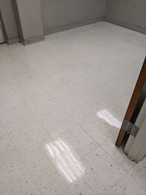 Floor Strip & Wax in New Orleans, LA (2)